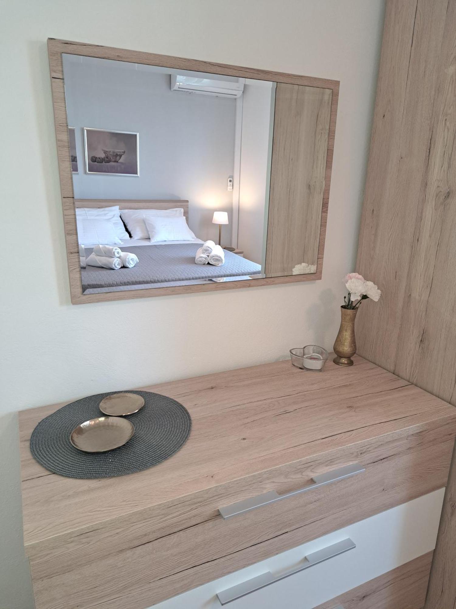 Dida Jakov Apartment Primosten
